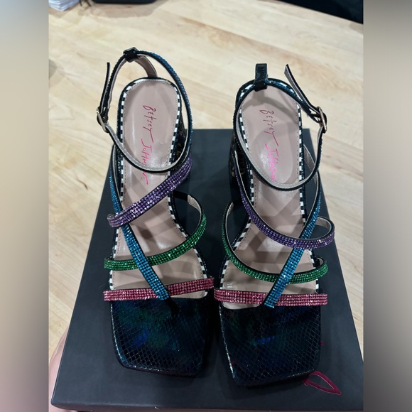 BETSEY JOHNSON Graviti embellished leopard print block heel sandal size 9 - Picture 4 of 7